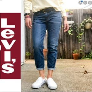 Levi's Boyfriend Slim Cropped Jeans size 4